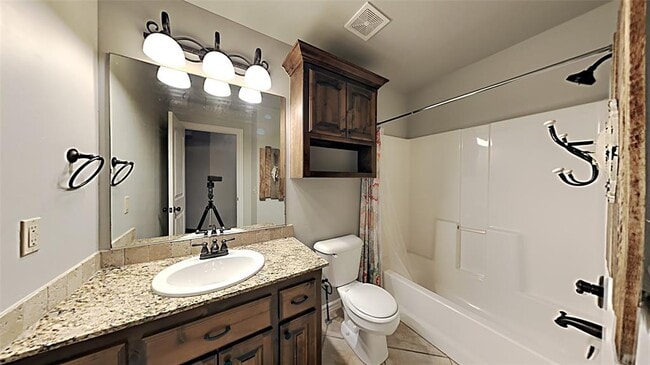 Building Photo - 616 Sally Ct