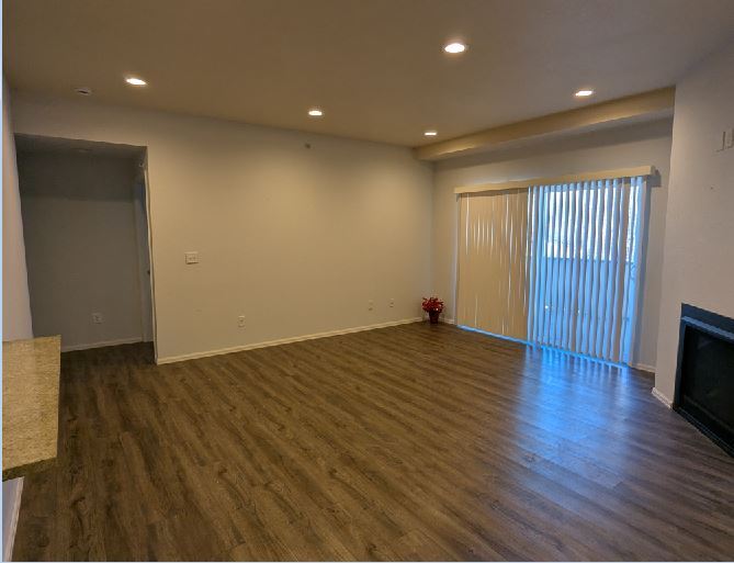 Building Photo - 875 E 78th Ave