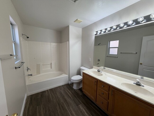 Building Photo - 3 bedroom single story home with no HOA