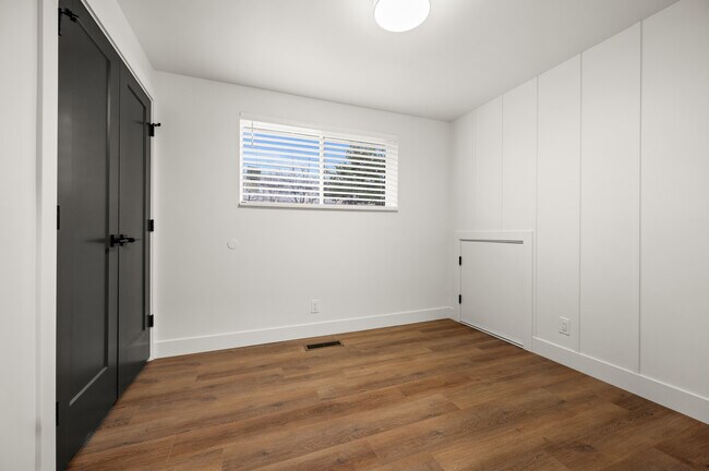 Building Photo - 3840 S 775 E