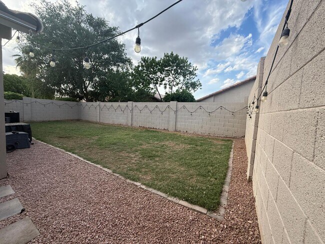 Building Photo - 3948 E Stanford Ave