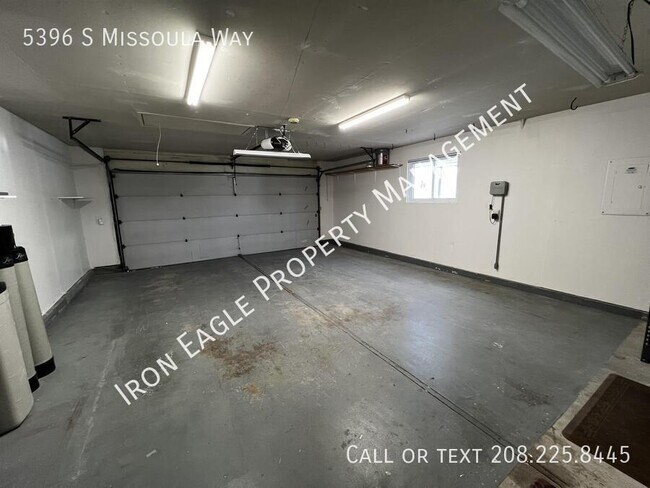 Building Photo - 5396 S Missoula Way