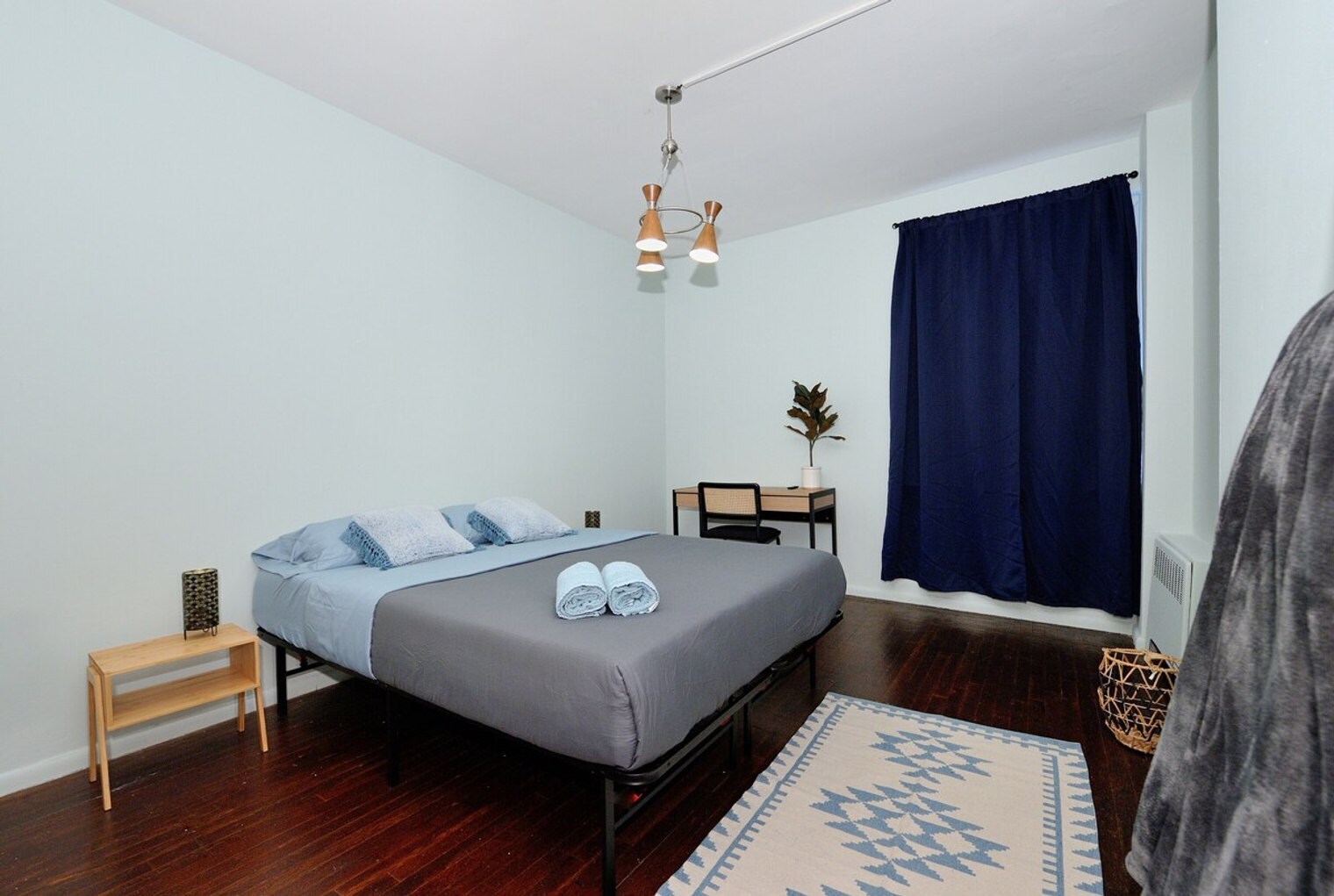 Building Photo - 400 W 36th St.