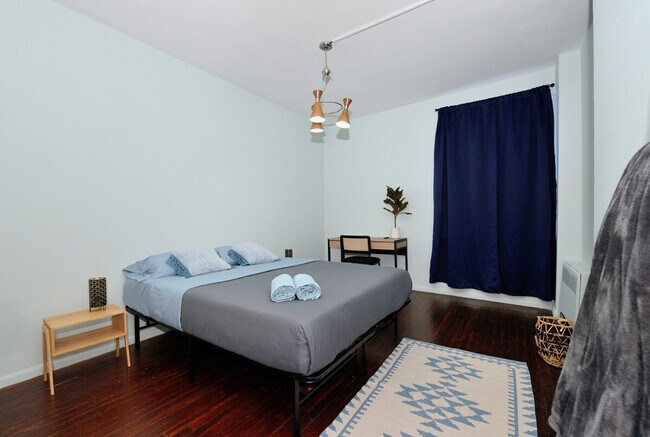 Building Photo - 400 W 36th St.