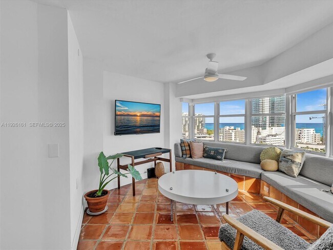 Building Photo - 1881 Washington Ave