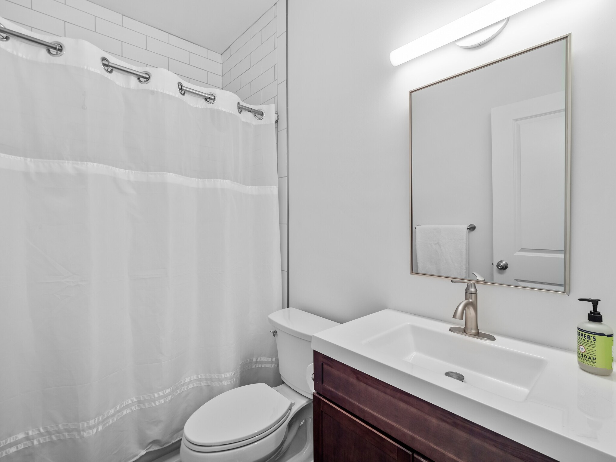 Building Photo - 1471 Lindazzo Ave