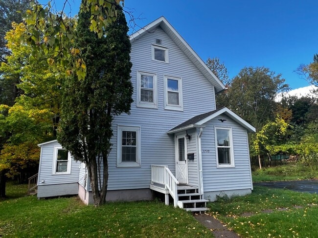 Building Photo - Looking for 2 roommates in a 4-bedroom house!!!