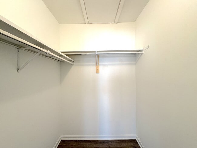 Building Photo - Charming Lorton Rental with Modern Amenities