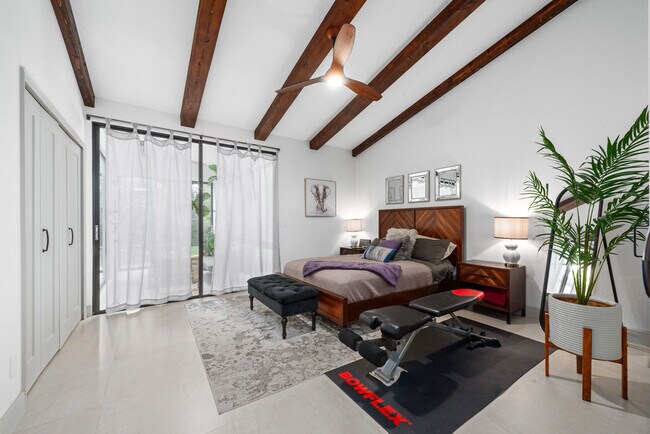Building Photo - 502 Via Del Oro Dr