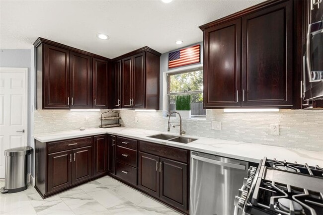 Building Photo - 12423 Honeywood Trail