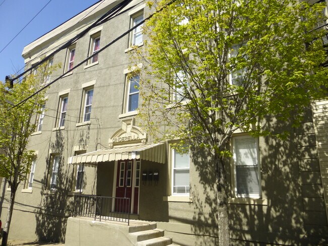 Building Photo - 263 37th St