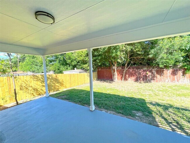 Building Photo - 5201 Bantom Woods Bend