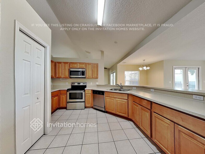 Building Photo - 115 Secluded Oak Ct