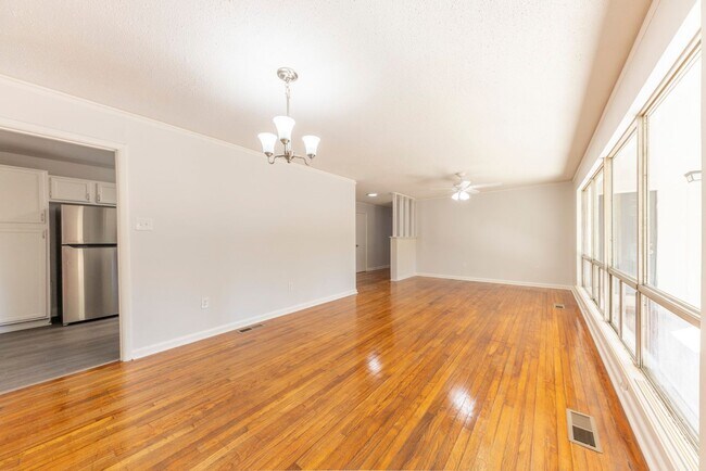 Building Photo - Welcome home!