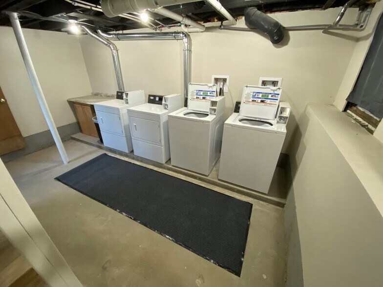 Building Photo - 19 Whitman Ave