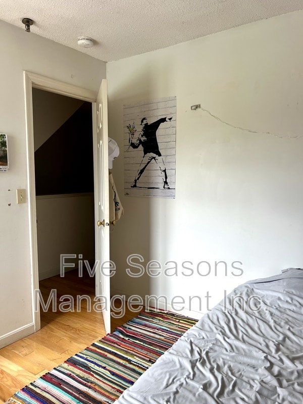 Building Photo - 115 N Winooski Ave