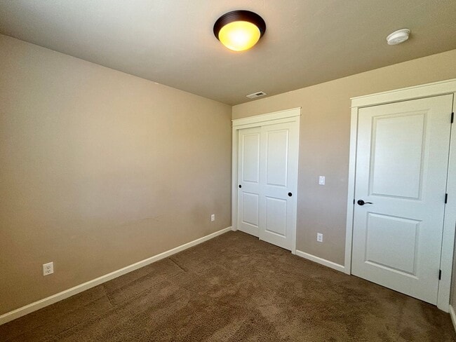 Building Photo - 2965 Yew Park Ln