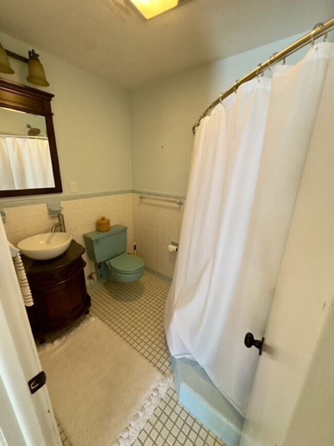 Building Photo - Single Family beauty in Greenville Sound