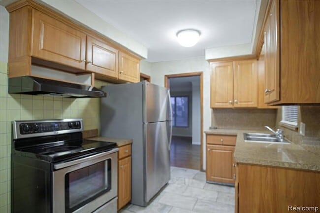 Building Photo - 24101 Westhampton St