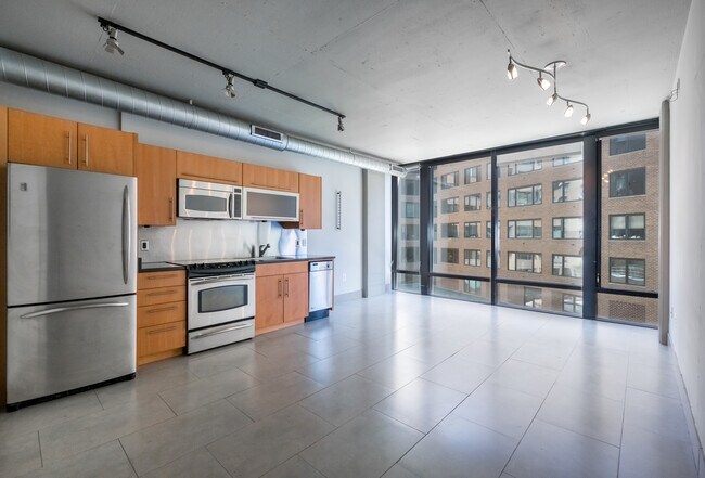 Building Photo - 1133 14th St NW