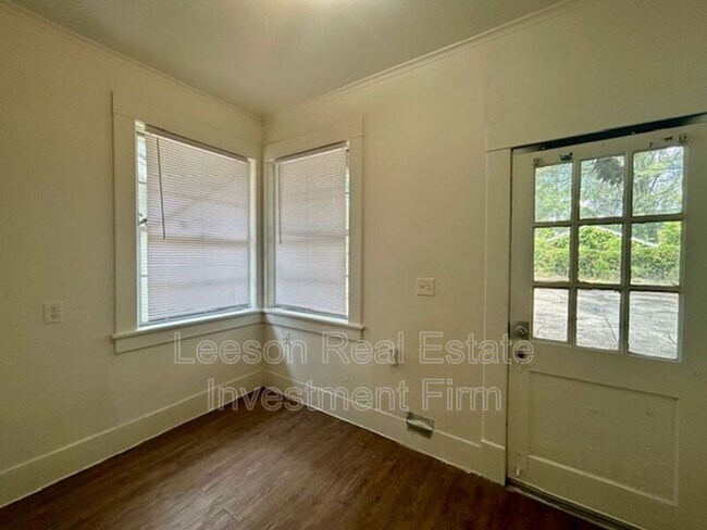 Building Photo - 536 Wilkinson St