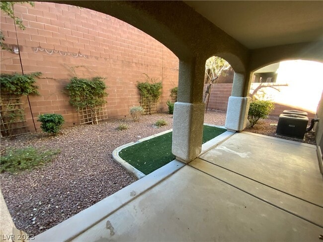 Building Photo - 6845 Sigri St