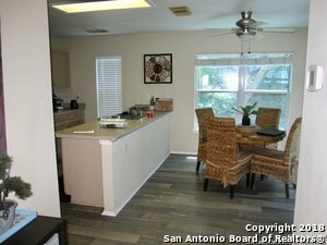Building Photo - 115 McLennan Oak