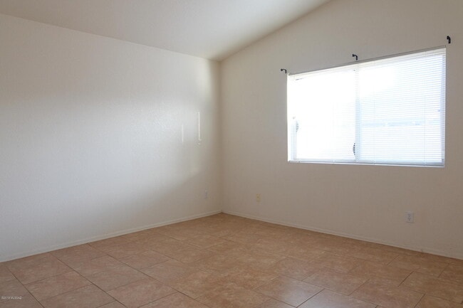 Building Photo - 8042 E Sundew Dr