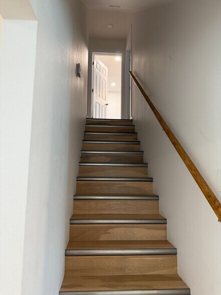 Building Photo - 7 Pleasant Cove