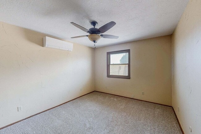 Building Photo - 501 Calle De