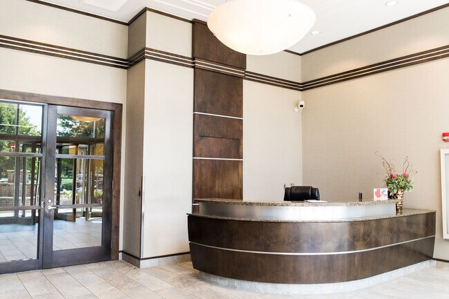 24 hour security - 645 N Kingsbury St