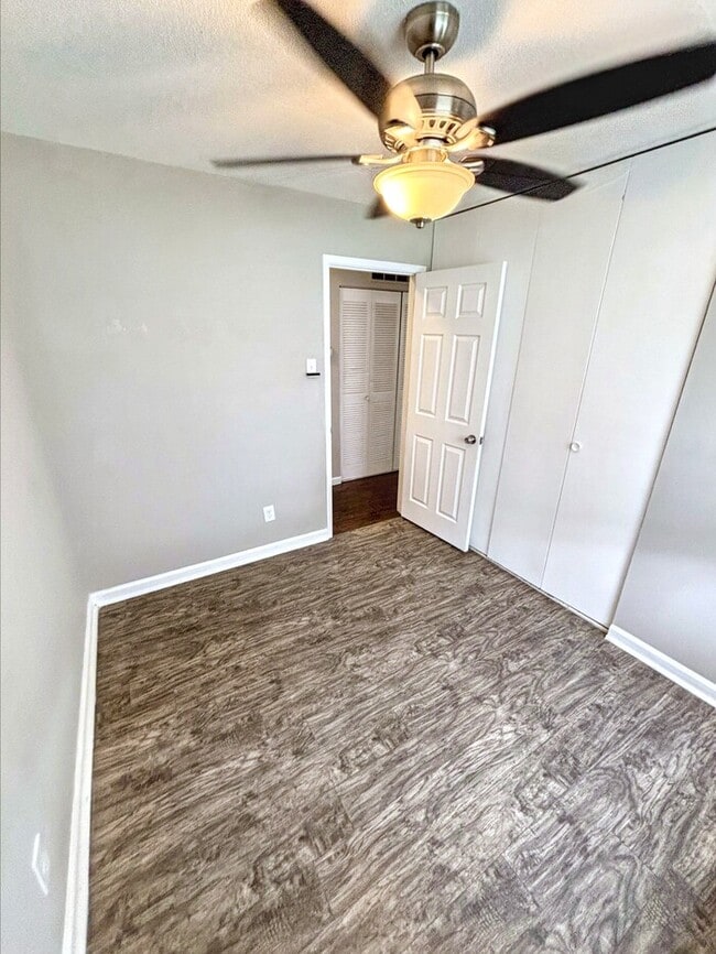 Building Photo - 2821 Sugar Tree Ln