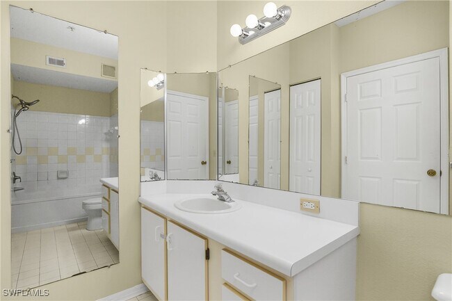 Building Photo - 11510 Villa Grand