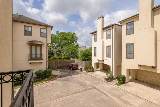 Building Photo - 3034 Orchard Ct