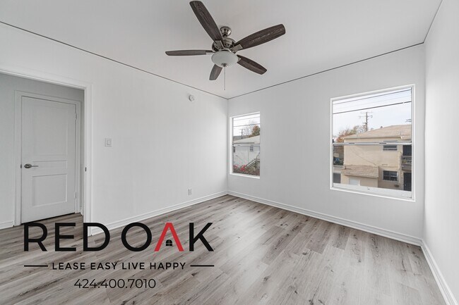 Building Photo - 5164 Clinton St