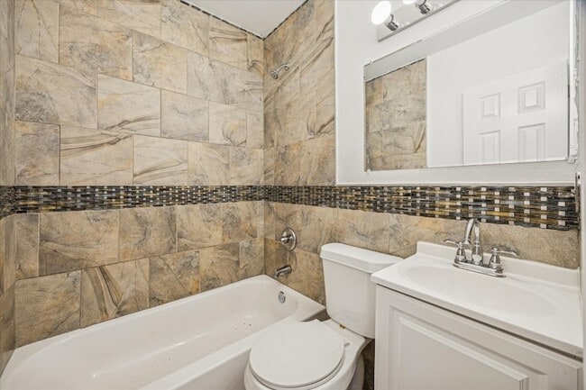 Building Photo - 708 E 32nd St