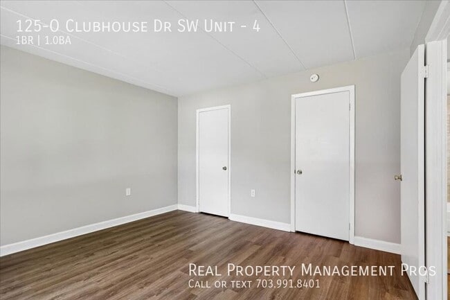 Building Photo - 125 Clubhouse Dr SW