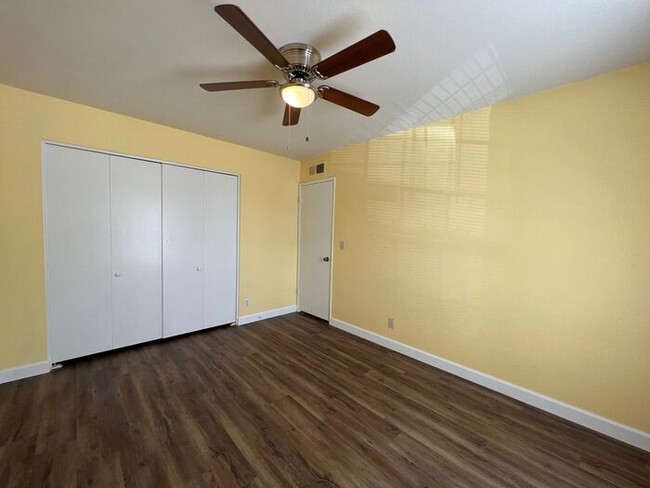 Building Photo - 50% OFF 1st Month's Rent!* Freshly remodel...