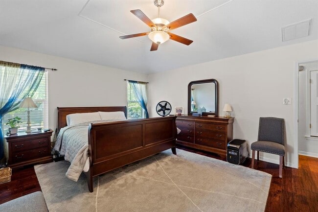 Building Photo - 10701 Leafwood Ln