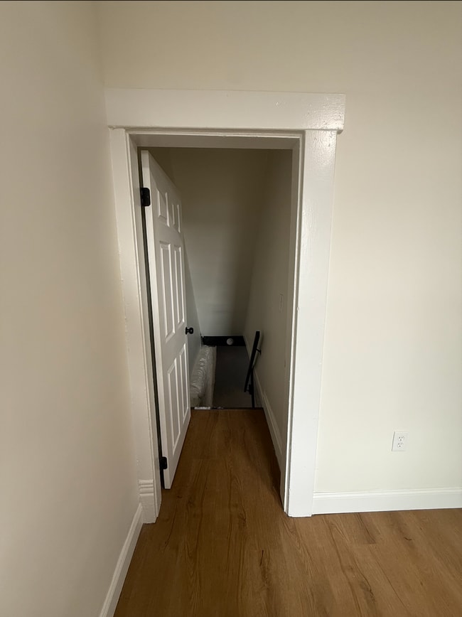 Building Photo - Newly Renovated 3-bedroom, 2.5 bath Townhome in Merion Village with Single-Car Garage
