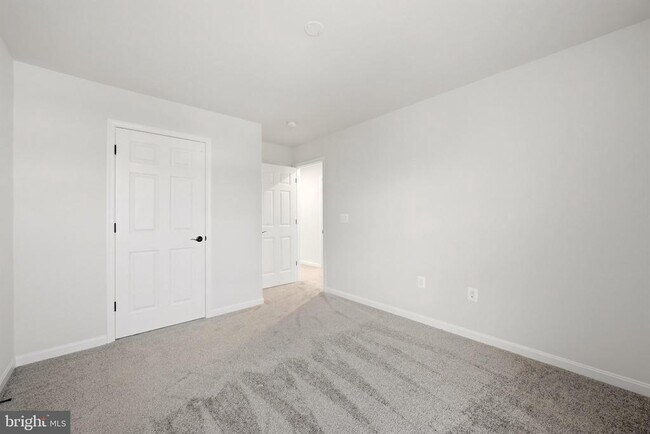 Building Photo - 102 Curtain Fall Dr