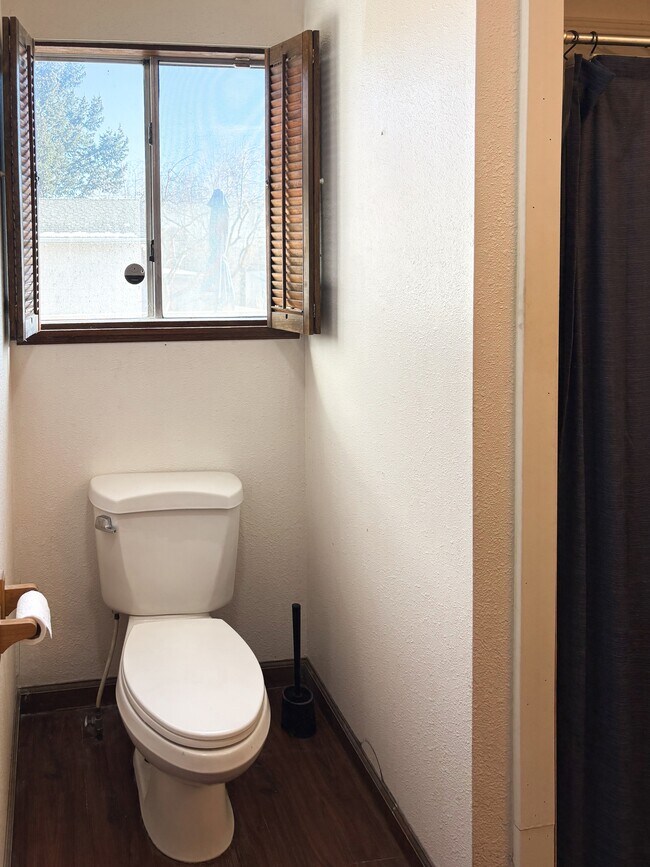 Building Photo - 2519 W Monument St