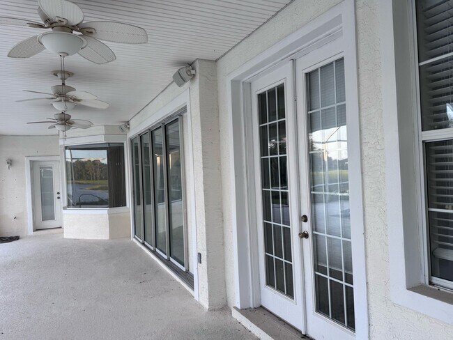 Building Photo - Lake Diamond Golf and County Club Pool Hom...