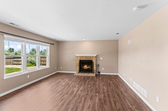 Building Photo - Beautiful 4 Bedroom Broadmoor Glen home - (D12 Schools)