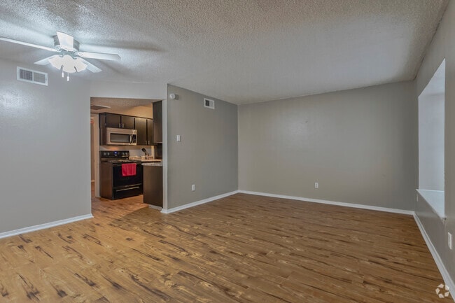 1BR, 1BA - 650 SF A1 - Living Area - Richland Court