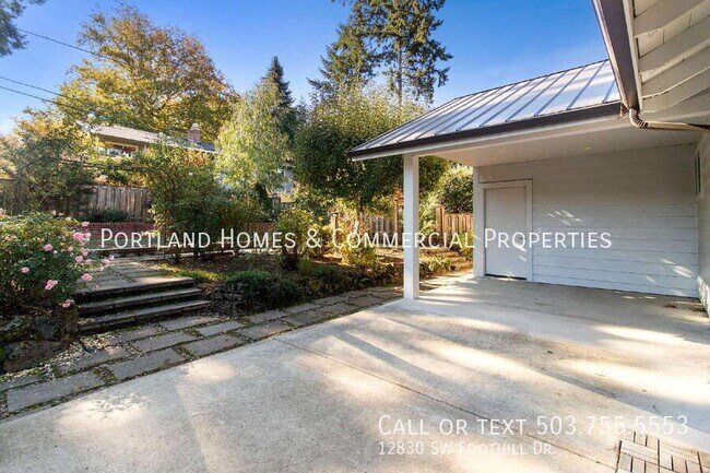 Building Photo - 12830 SW Foothill Dr