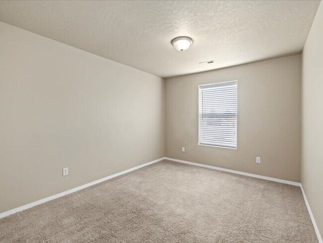 Building Photo - 6416 Three Rivers Dr