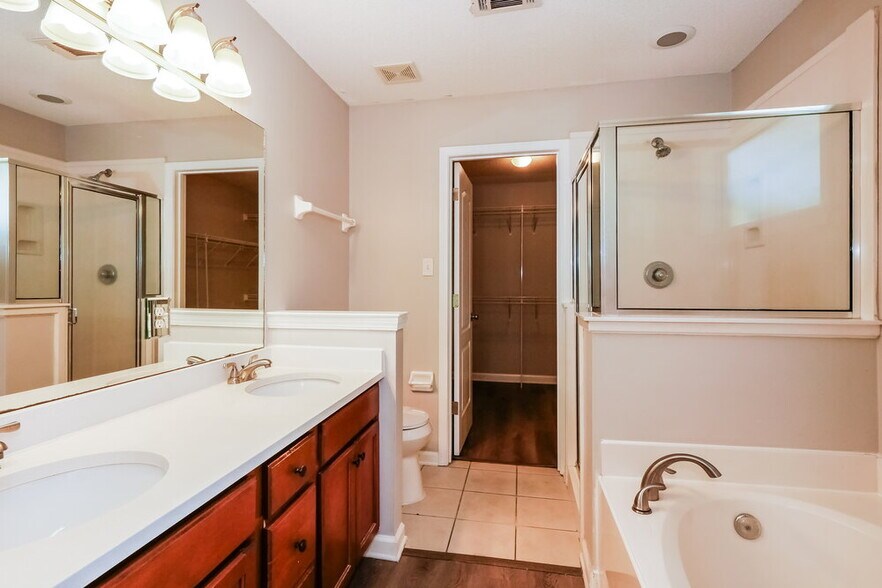 Building Photo - 1341 Broadstone Ln