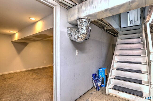 Building Photo - 42 Highland Ave