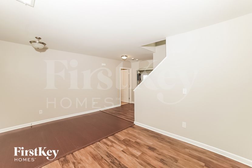 Building Photo - 5720 Misty Hill Cir